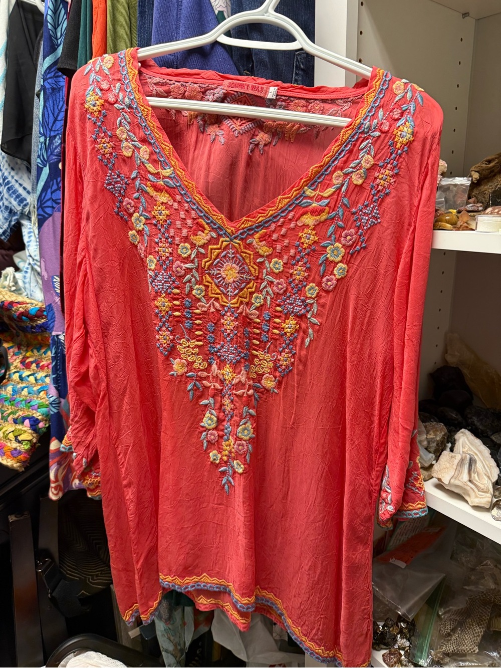 New!!! Johnny Was Coral Embroidered V-Neck Women's Top L